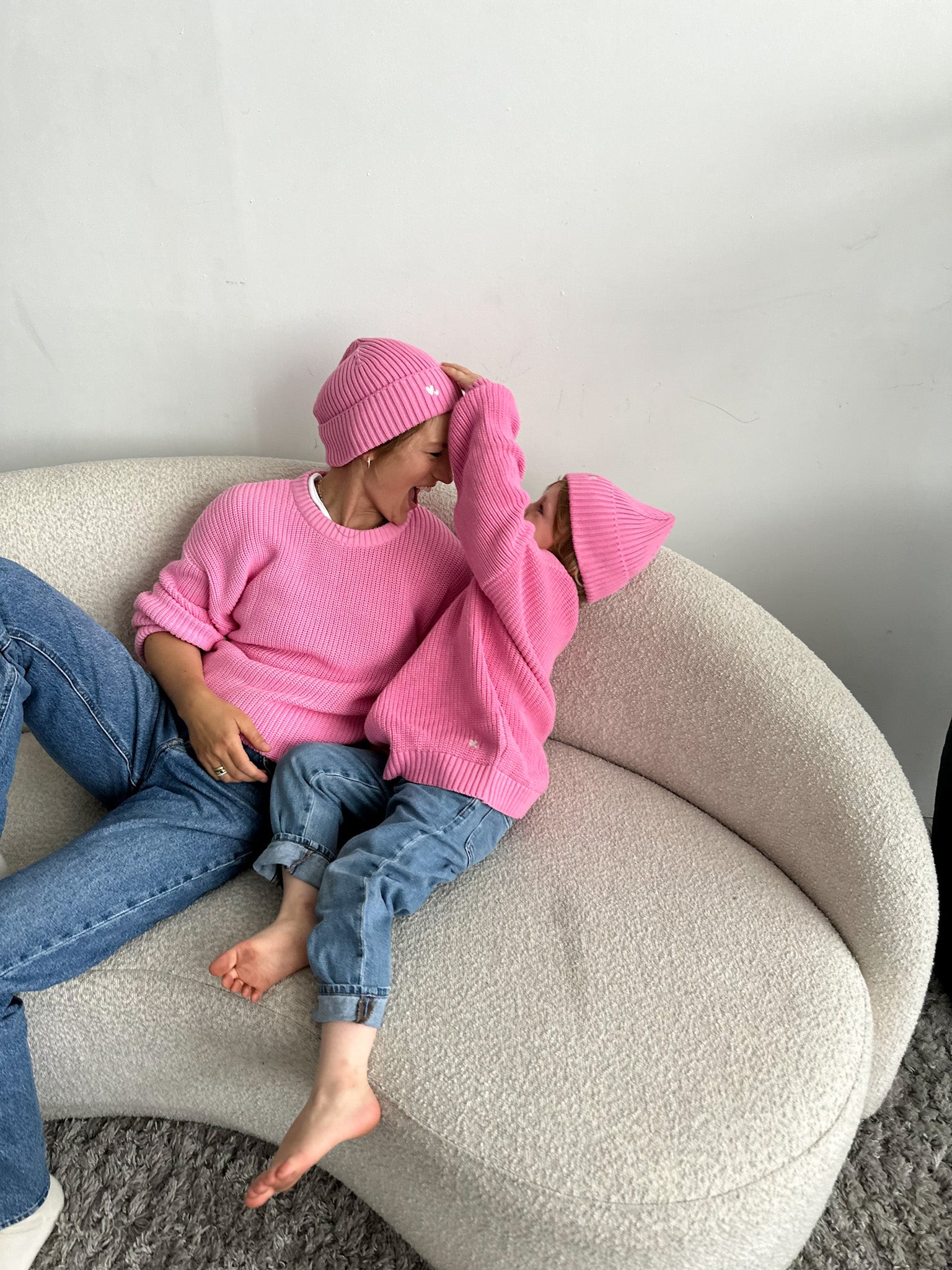 Partnerlook Mutter Kind Beanies in pink und pinke Pullover