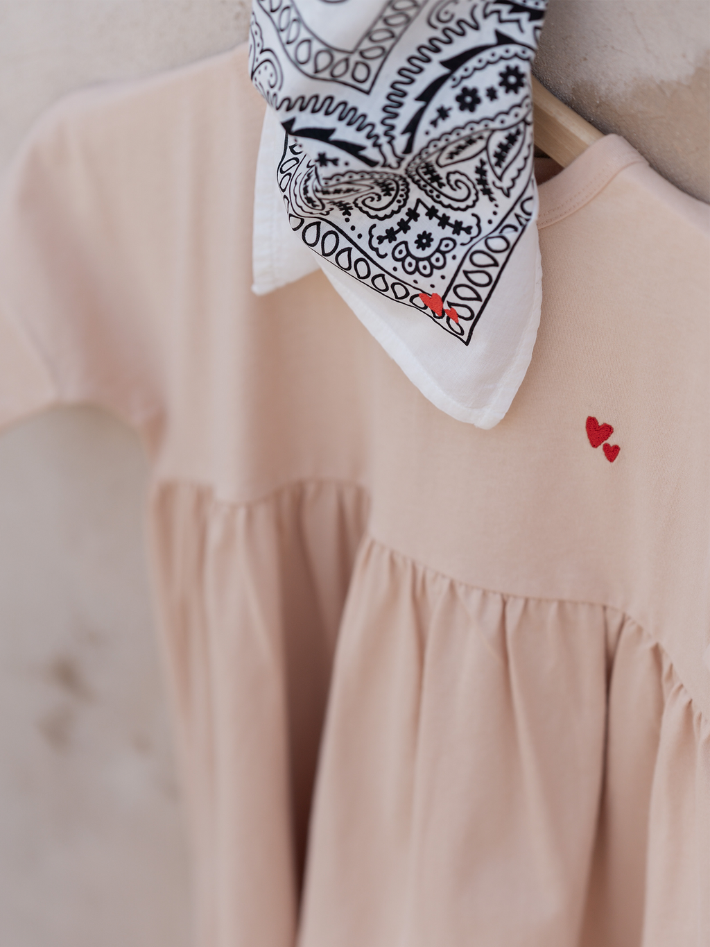 Partnerlook Kleid mit Herz Details