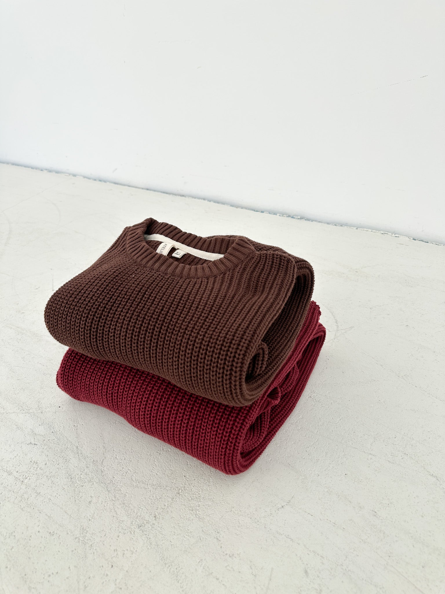 Bordeaux und Braun Strick Pullover