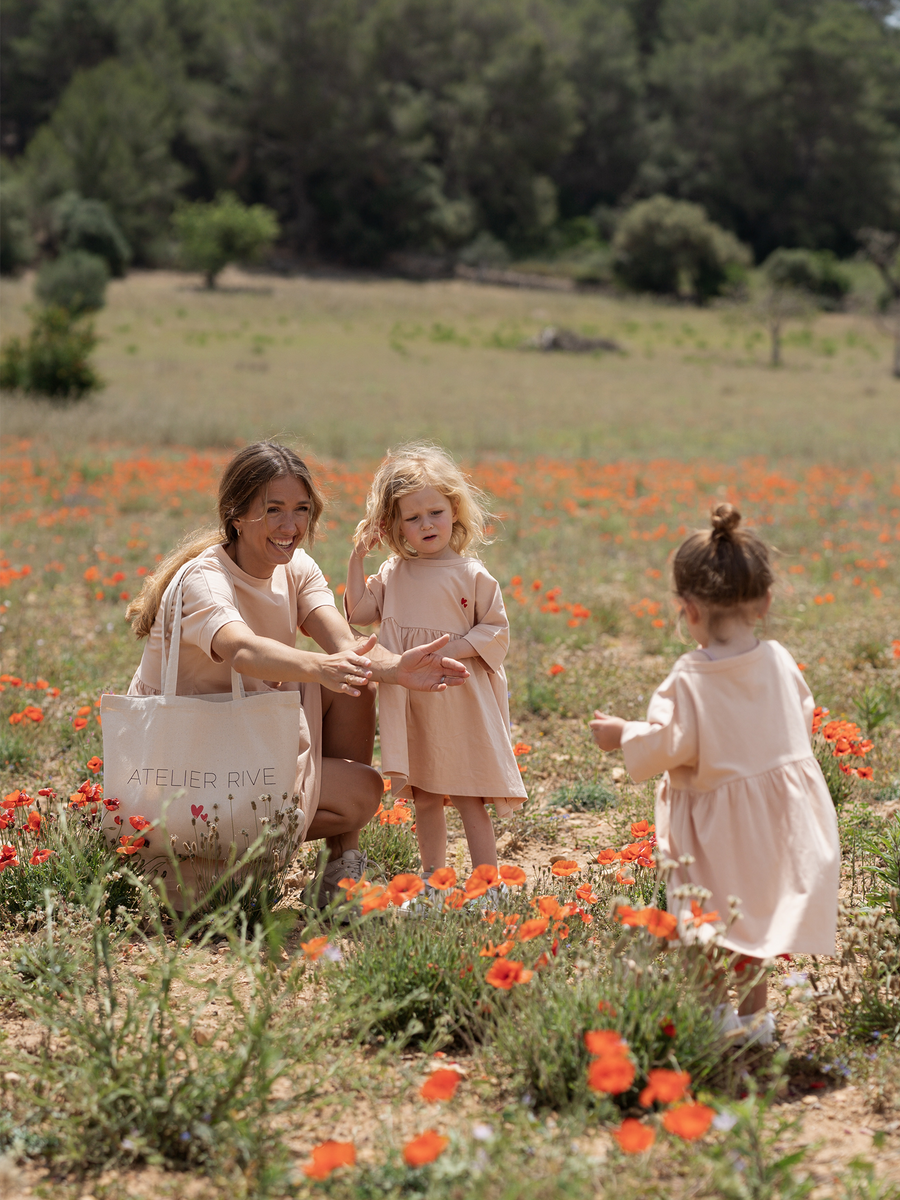 Tilda Dress Mama mit Töchtern