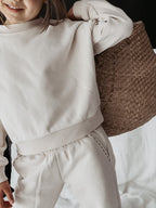 Boxy Pants Kinder Oat, Jogginganzug, Tracksuit beige, Girl in Joggingcombi